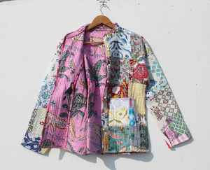 Veste matelassée en coton imprimé de blocs floraux Veste bombardier à manches longues à col en V double face pour femmes Veste matelassée à boutons ouverts sur le devant - Product Image 1