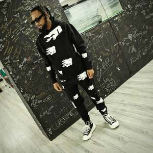 Design personnalisé vêtements de rue 500gsm poids lourd en détresse hommes survêtement patchwork pantalon de survêtement évasé et ensemble de sweat à capuche - Product Image 5