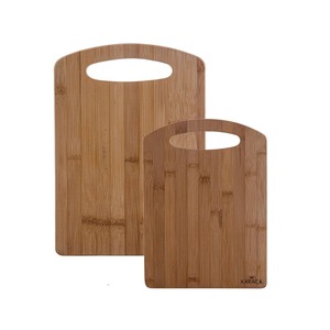 Tabla de cortar de madera moderna con artesanía artesanal y construcción resistente para elevar la decoración y la funcionalidad de la cocina - Product Image 1