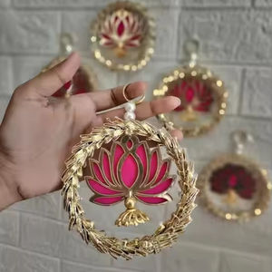 Decoración de pared colgante de loto artesanal para Diwali, boda, Ganpati Pooja, Navratri, Haldi Mehndi decoración de estilo artístico indio - Product Image 1