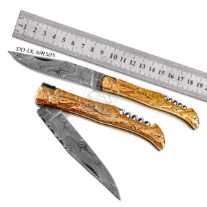 Vente en gros de couteau de poche Laguiole en acier Damas DD-LK-WH502 manche gravé en acier inoxydable, laiton et cuivre avec cuir de vache - Product Image 4