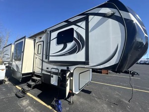 Used 2014 Keystone A-l-p-i-n-e 3620FL Rv Travel Camper Trailer Home - Product Image 2