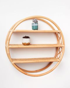 Estante de pared de ratán elegante hecho a mano con diseño ligero perfecto para apartamentos y casas compactas - Product Image 2