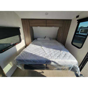 Disponible dès maintenant : Caravane compacte moderne en aluminium légère Sonics SN211VDB 2025 d'occasion avec cuisine coulissante, camping-car tout-terrain et salle de bain avec douche. - Product Image 2