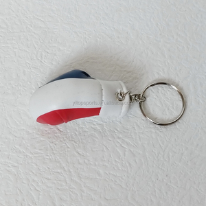 Mini guantes de boxeo de cuero de vaca Llavero duradero con diseño elegante - Product Image 3