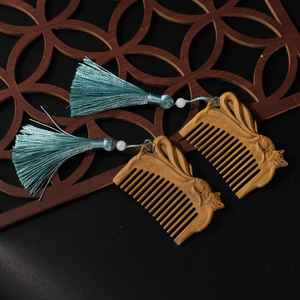 Peigne de massage en bois naturel poli, fait main, antistatique, à dents larges, pour démêler les cheveux et stimuler la croissance capillaire saine - Product Image 5