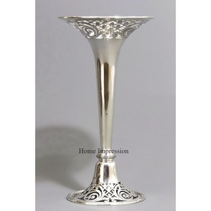 Dernière arrivée Patten Look attrayant Designer aluminium coulé couleur argent finition brillant poli décor de mariage trompette Vases - Product Image 1