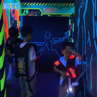 Sistema de Arena de Laser Tag Comercial Personalizado, Equipo de Juego de Disparos Multijugador para Interiores, para Parques de Diversiones y FEC