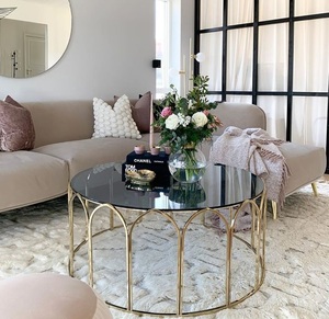 Table basse en métal industriel lourd au charme rustique audacieux, parfaite pour les appartements loft de style entrepôt et les fermes modernes - Product Image 2