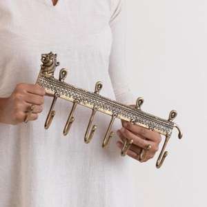 Ganchos para llaves de latón antiguo hechos a mano con detalles Vintage para decoración rústica y de granja o ecléctica del hogar - Product Image 6