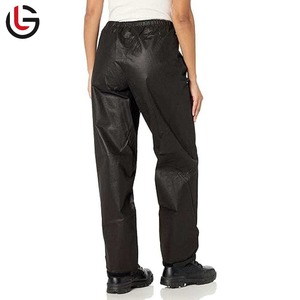 Combinaisons de pluie décontractées résistantes à l'eau OEM avec ventilation avancée et tissu léger et respirant en taffetas pour l'extérieur - Product Image 5