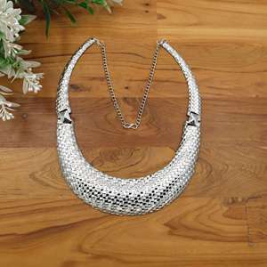 สร้อยคอโชคเกอร์สแตนเลสสตีลลายถักสำหรับผู้หญิง |   สร้อยคอแบบกว้างพร้อมจี้ตกแต่ง |   เครื่องประดับแฟชั่นขายส่ง - Product Image 2