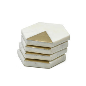 Elegante Juego de Posavasos de Mármol Blanco Moderno con Franja de Latón, Tamaño Personalizado Premium, Decoración de Mesa Ecológica, Suministro al por Mayor para el Hogar y Hoteles - Product Image 4