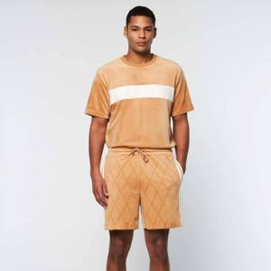 Pantalones cortos de terciopelo Premium para hombre: a la moda, suaves y perfectos para atuendos casuales y comodidad diaria - Product Image 1