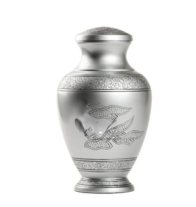Urne funéraire royale en argent pour cendres humaines-Urne funéraire pour adultes fabriquée à la main-Grande urne abordable pour cendres (Arcadia Black, Adult) - Product Image 5