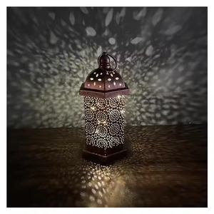 Lanternes de conception créative lanternes de festival marocaines lampes de bougeoir en métal pour la décoration à la maison disponibles à prix compétitif - Product Image 1
