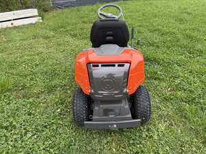 Cortacésped Husqvarna Rider R 216Ts AWD con plataforma delantera de 103 cm, dirección asistida AWD, tractor de jardín de 16 HP, cortacésped con función de mulching en venta - Product Image 6