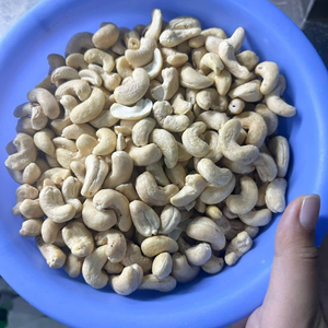 เม็ดมะม่วงหิมพานต์อบแห้งราคาถูก เม็ดมะม่วงหิมพานต์ W180 W240 W320 ระยะเวลาจัดส่งสั้น Kaju Badam SANTIGO - Product Image 1