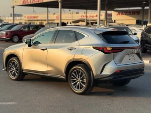 2023 Usado para Camioneta, Transmisión Automática, Motor de Gasolina 4L, Interior de Cuero Oscuro, Llantas de Aluminio R20, Euro VI - Product Image 2