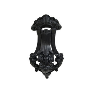 Majestuoso aldaba de puerta de latón con acabado antiguo y detalles artesanales intrincados para villas de lujo y casas tradicionales - Product Image 1