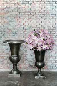 ที่ปลูกต้นไม้โลหะทรงกลมทำด้วยมือพร้อมขาตั้งสีดำเทาที่สมบูรณ์แบบสำหรับงานแต่งงานในบ้านและการตกแต่งที่หรูหรา - Product Image 3