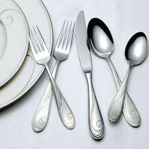 Service de couverts de luxe en acier inoxydable poli miroir qui ajoute de l'éclat et de la sophistication aux repas quotidiens de la famille - Product Image 6