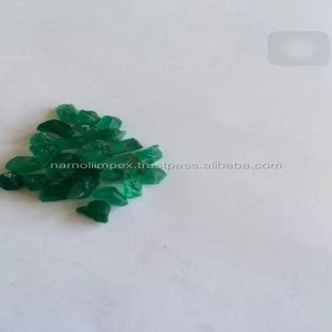 Forme de mélange rugueux d'émeraude naturelle de très bonne qualité avec un excellent lustre et une belle couleur verte fabrication parfaite et utilisée dans les bijoux - Product Image 5