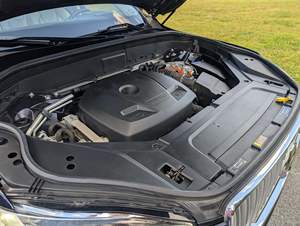 Volvo XC90 T8 E-AWD Excellence 2017 Usado, Modelo de Lujo Ultra-Raro, Motor Híbrido Enchufable de 400 hp, Color Azul Metálico Mágico - Product Image 5