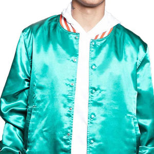 Veste universitaire en satin avec lettrage brodé 3D finition brillante et poignets côtelés et logo personnalisé quantité minimale de commande de gros 50pcs - Product Image 6