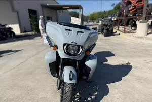 RIDE 2026 PARA Motocicleta Indian Cruiser Roadmaster PowerPlus Dark Horse con PowerBand Sunset - Product Image 6