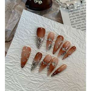 Faux ongles Burnished Rebel Press au design unique et élégant pour les passionnés de nail art - Product Image 2