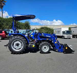 Tractor Agrícola Compacto LOVOL TE254 de 25 HP y Tracción en las 4 Ruedas - Tractor Diésel para Granja, Huerto y Viñedo - Product Image 3