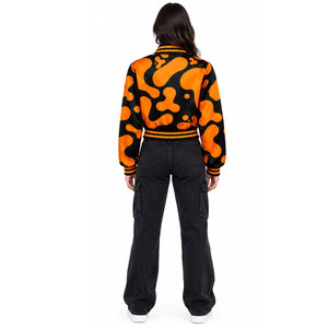 Chaqueta Varsity con Estampado de Camuflaje Naranja, Manga Larga, Cuello Camisero, Cierre de Botones, Ropa de Otoño para Mujer - Product Image 5