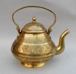 Bouilloire à thé élégante en laiton faite à la main 1,5 L, style classique pour les amateurs de thé raffinés, base lourde, distribution de chaleur supérieure, écologique - Product Image 2