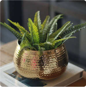 Jardinera de metal clásica Jardinera de metal de la mejor calidad con construcción superior y acabado resistente a la intemperie para una planta confiable - Product Image 1