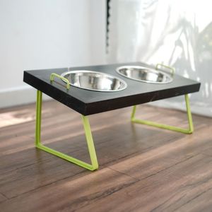 ที่ให้อาหารและน้ำสัตว์เลี้ยงแบบยกสูงเป็นมิตรกับสิ่งแวดล้อม: ขาตั้งสัตว์เลี้ยงที่ทันสมัยทำจากไม้พร้อมขาโลหะและชามสแตนเลสสองใบ - Product Image 3