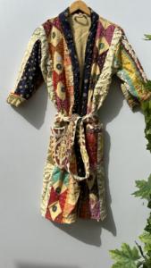 Chaqueta Kantha de Algodón Ecológico Acolchada con Múltiples Apliques de Retazos Hecha a Mano en India para Mujer, Transpirable, Venta al por Mayor - Product Image 6