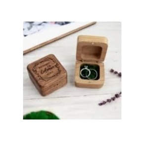 Caja de Anillo de Compromiso Portátil de Madera de Nogal Magnética, Moderna, Hecha a Mano, con Tapa Plegable Ajustable, Pequeña y Personalizada para Boda - Product Image 1