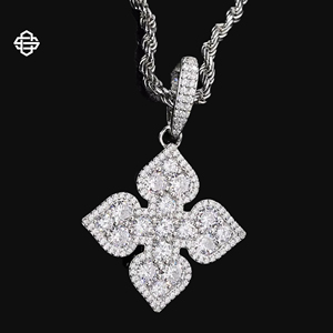 Collar con colgante de flor cruzada con diamante de hip hop de lujo para hombres y mujeres, cadena de cuerda cubana, joyería de rapero ostentosa, Plata tibetana - Product Image 1