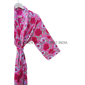 Kimono parfait en pur coton avec une texture douce et lisse, kimono à encolure en V avec un design simple et un imprimé floral pour une tenue décontractée - Product Image 3