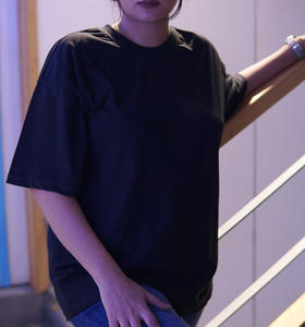 Camiseta de Verano para Mujer al por Mayor, de Alta Calidad, Moderna, Urbana, Estampada, Holgada, con Cuello Redondo, Informal, Transpirable y de Secado Rápido - Product Image 2