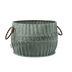 Macetas galvanizadas de hierro metálico redondas para exteriores simples y modernas con mango para jardín o uso decorativo en el hogar - Product Image 1