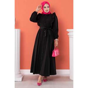 Vente en gros Robe hijab en tissu noir avec détails à volants Abaya musulmane de style ethnique pour adultes adaptée au travail - Product Image 2