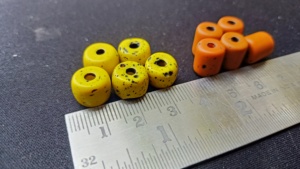 Perles de verre anciennes sur mesure au look antique de 9x11mm, idéales pour les créateurs de bijoux et les magasins de perles à revendre - Product Image 3