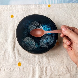 Bols de noix de coco en gros de haute qualité avec peinture de laque personnalisée, coquille naturelle ronde Vietnam, artisanat à motif de feuille - Product Image 5