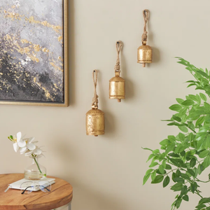 Campanas de Navidad de metal de latón AK con campana individual con acabado antiguo Juego de 3 campanas Premium de cuerda para decoración de Navidad/Decoración de pared - Product Image 1
