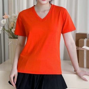 Camiseta de mujer Color sólido Cuello en V Manga corta Dobladillo redondeado Tops casuales de verano - Product Image 2