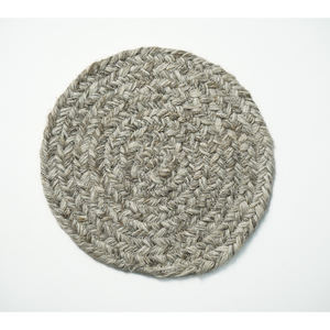 Taille personnalisée moderne fait à la main anti-dérapant tressé laine tapis lavable tapis pour salon et chambre à coucher maison prière utiliser - Product Image 4