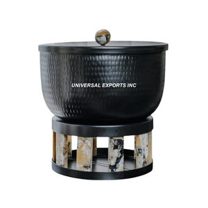 Casserole de luxe en métal noir fini Hotpot design créatif fait à la main nouveau réchauffeur d'aliments en métal de qualité supérieure - Product Image 1