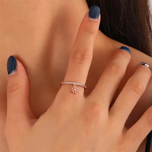 Bague demi-éternité en diamant de laboratoire, design flocon de neige, or blanc rose massif, cadeau pour femme, mariage, anniversaire - Product Image 4